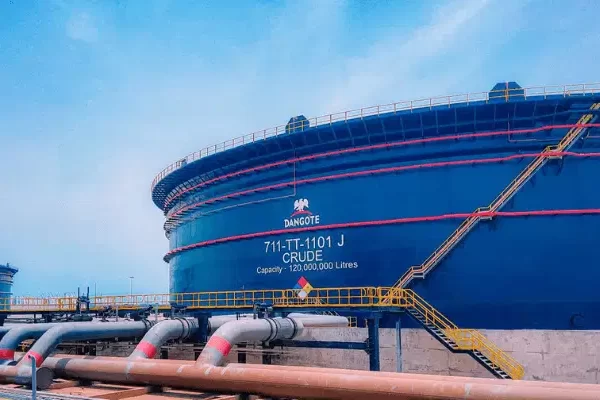 Petrol pump price remains N1,025 per litre despite Dangote Refinery slash0